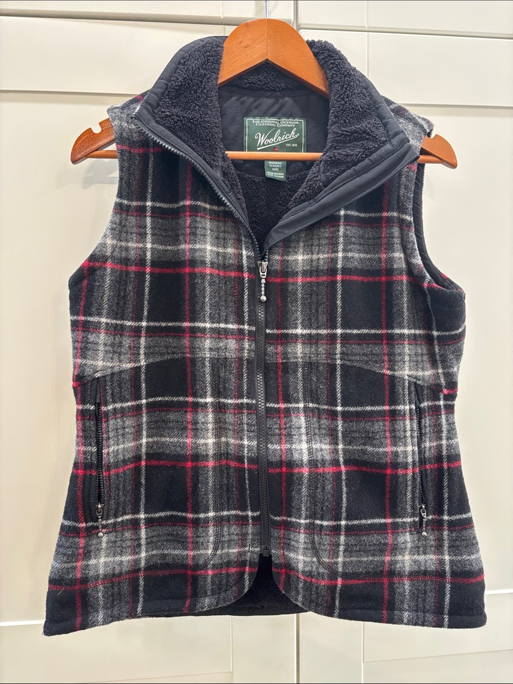 Woolrich Wool Blend Black Gray Plaid Sherpa-Lined Vest with Red Accents